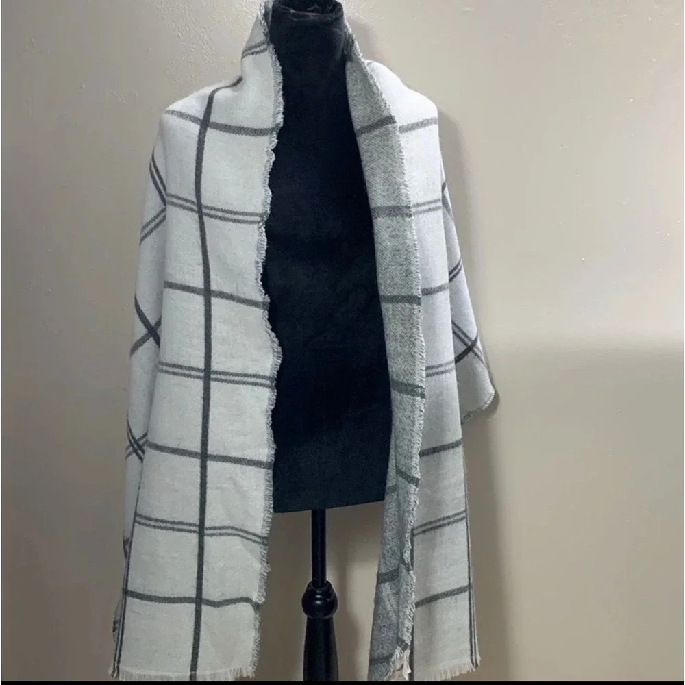 Loft Plaid Blanket‎ Scarf Women OS White Fringed Soft Wrap Travel Quiet Luxury
